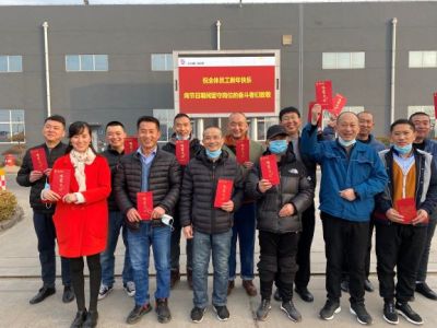 就地过年，坚守岗位，致敬最美奋斗者 吕氏贵宾会医药 今天